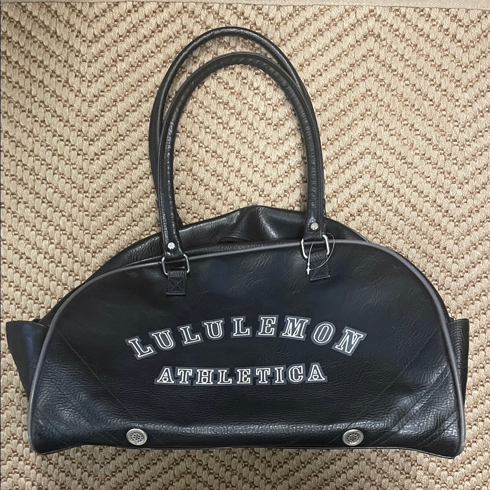 Lululemon - Classic Duffle Y2K Gym Bag - Black